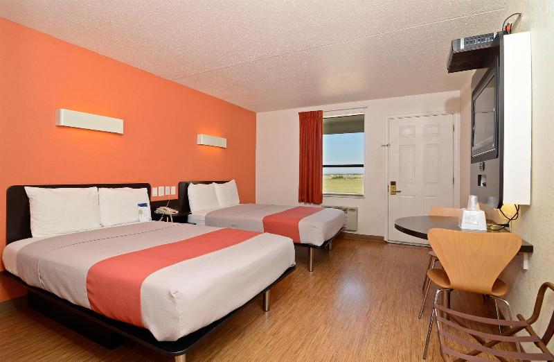 Motel 6 Southhaven Ks image 2
