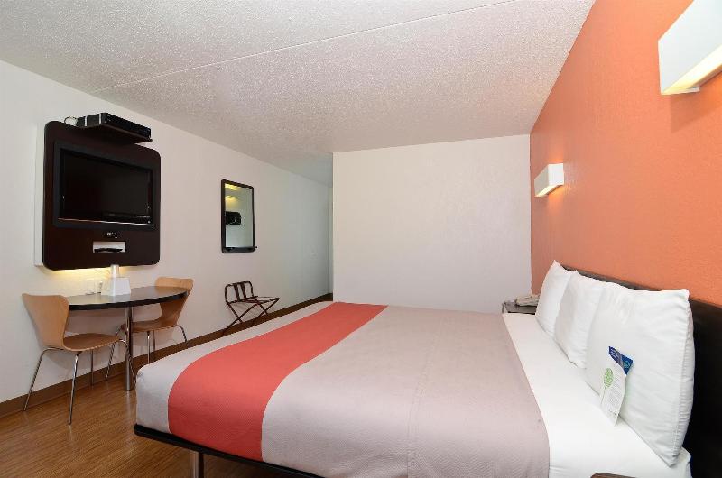 Motel 6 Southhaven Ks image 9