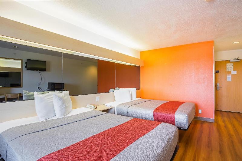 Motel 6 Bernalillo, Nm image