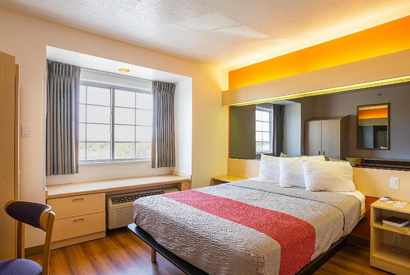 Motel 6 Bernalillo, Nm image
