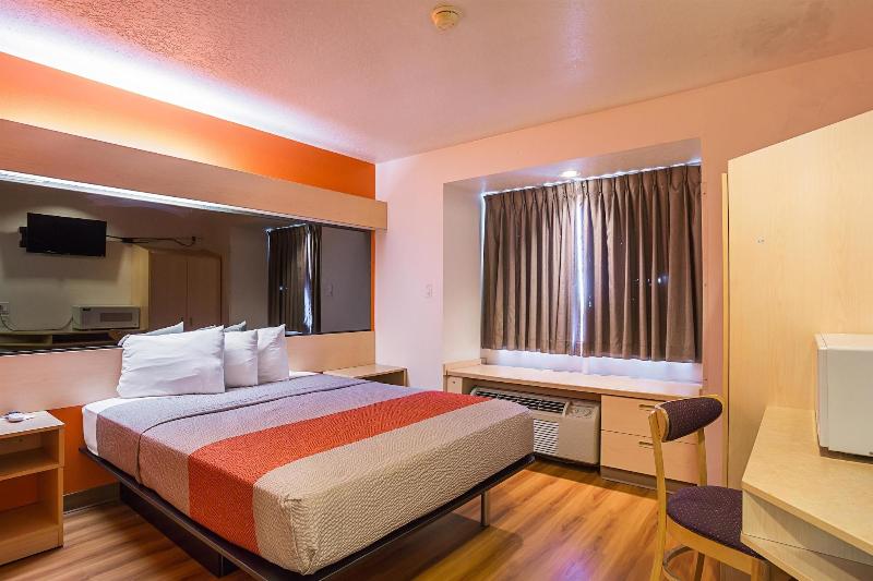 Motel 6 Bernalillo, Nm image