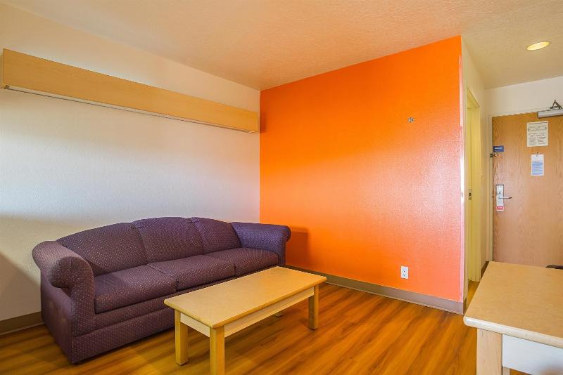 Motel 6 Bernalillo, Nm image