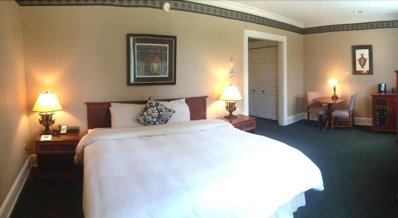 Bertram Inn At Glenmoor image