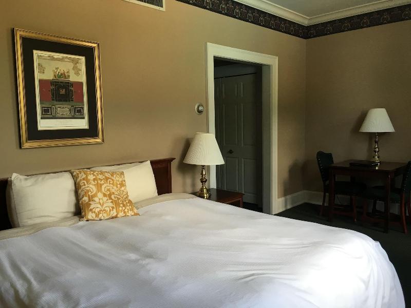 Bertram Inn At Glenmoor image