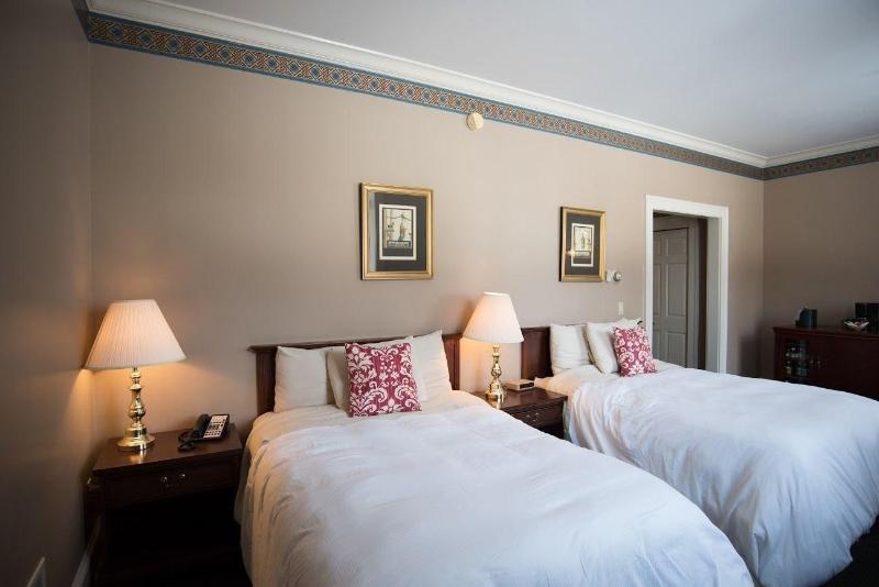 Bertram Inn At Glenmoor image