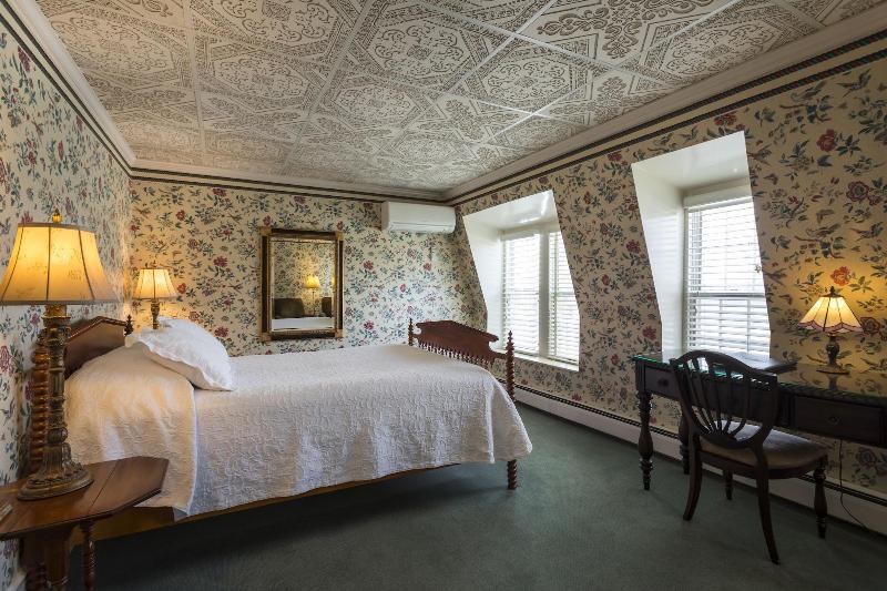 Stafford S Bay View Inn image
