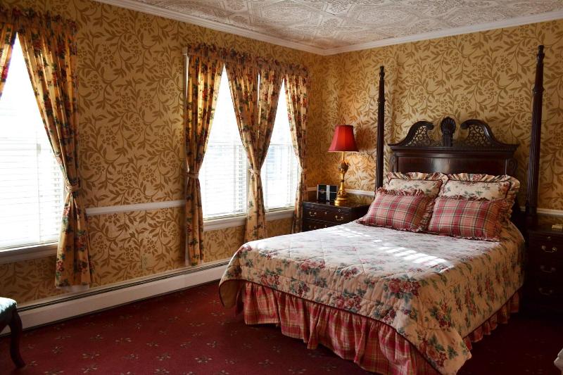 Stafford S Bay View Inn image