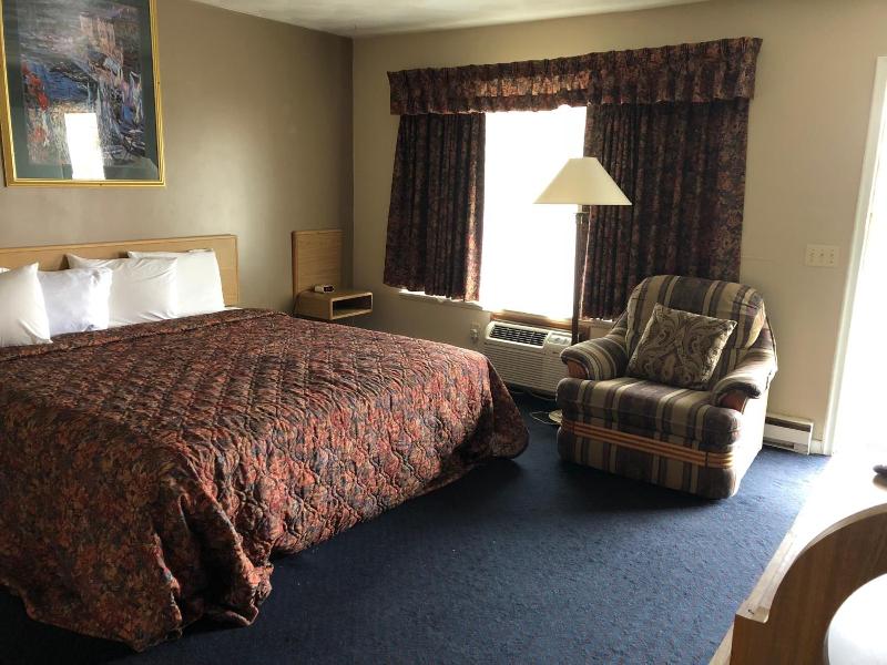 Village Inn Motel Holt