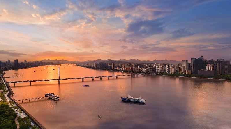 Hangzhou West Lake Hubin Yintai Atour Hotel image