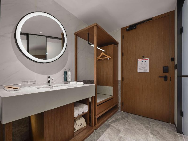 Hangzhou West Lake Hubin Yintai Atour Hotel image