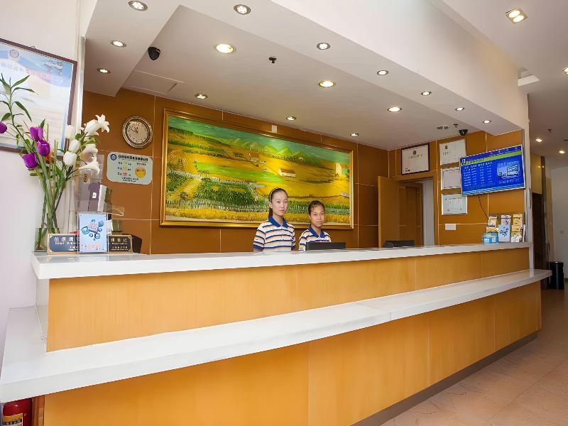 7 Days Inn Zhoukou Qiyi Road City Government Branc