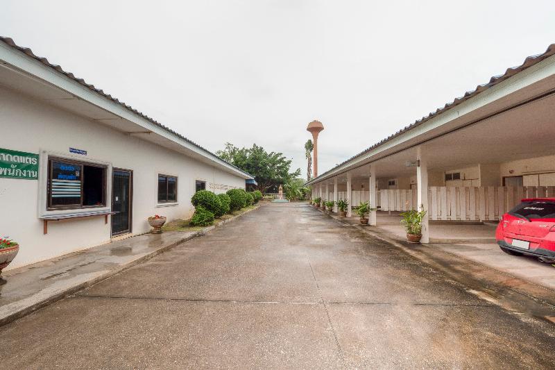 OYO 764 Letâ€™s Go Hotel