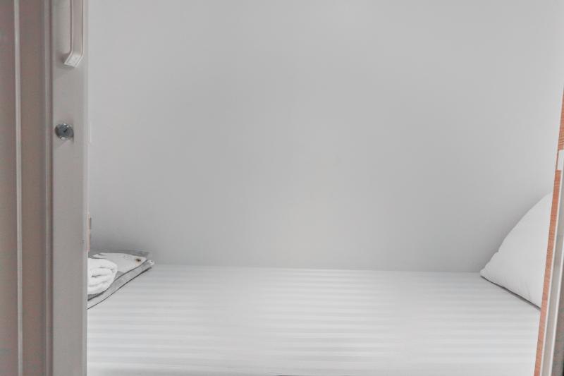 846 Sleep Box Hostel 4