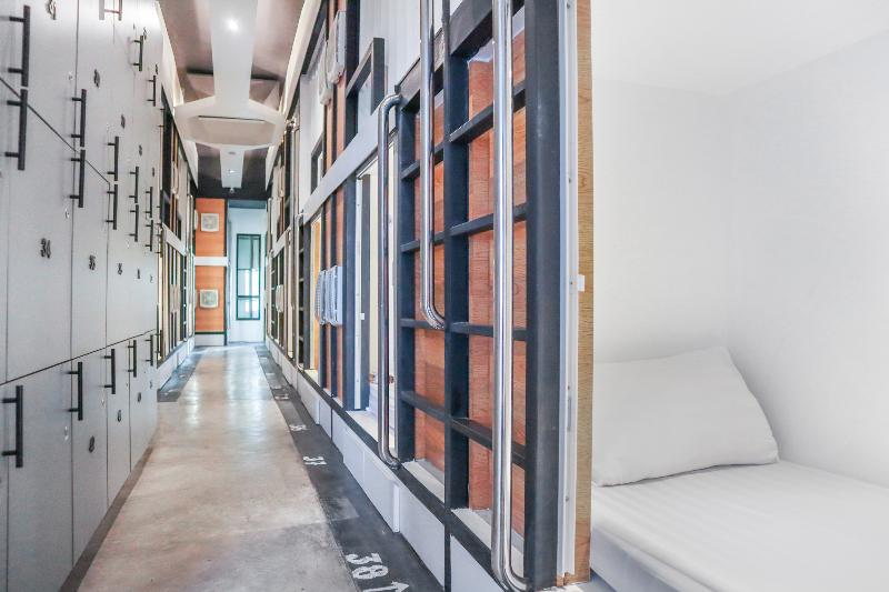 846 Sleep Box Hostel 5