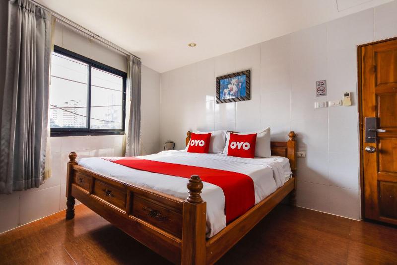 OYO 861 Patong Dynasty Hotel image