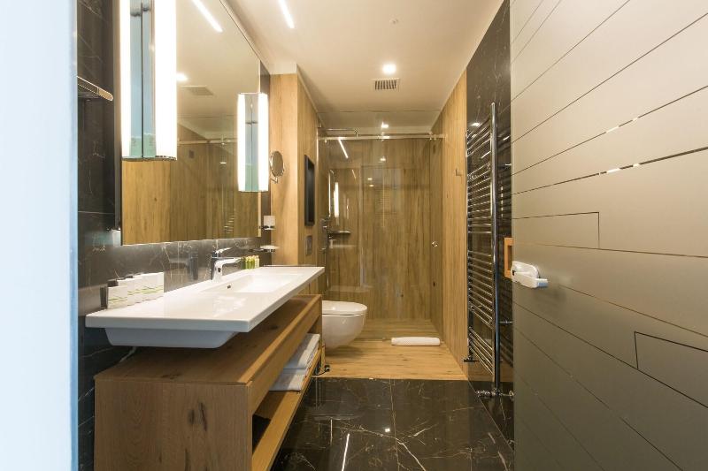 Gorski Hotel & SPA image