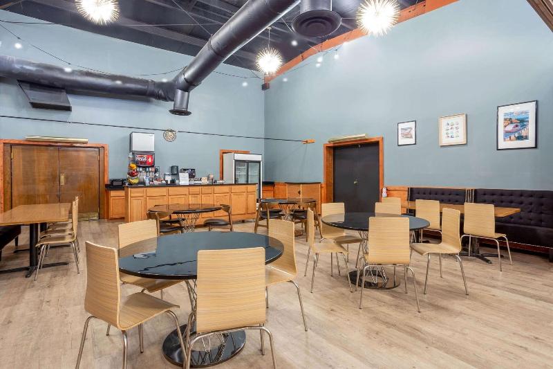 Starved Rock Motor Inn Travelodge By Wyndham image