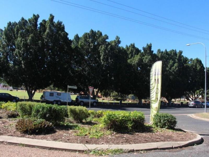 Emerald Park Motel