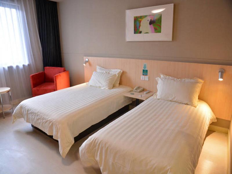 Jinjiang Inn Select Changji Administrative Center