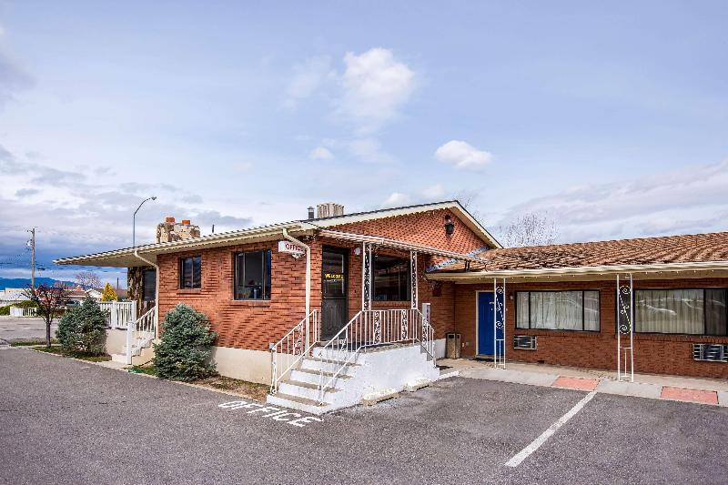 Motel 6 Tremonton image