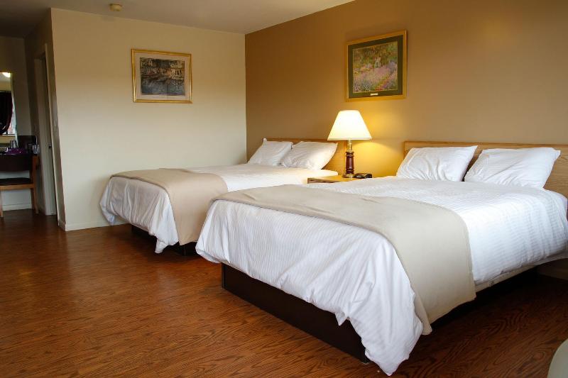 Motel 6 Tremonton image