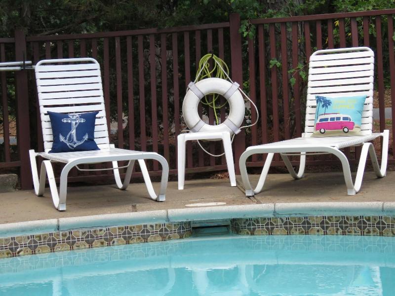 Tall Pines Inn