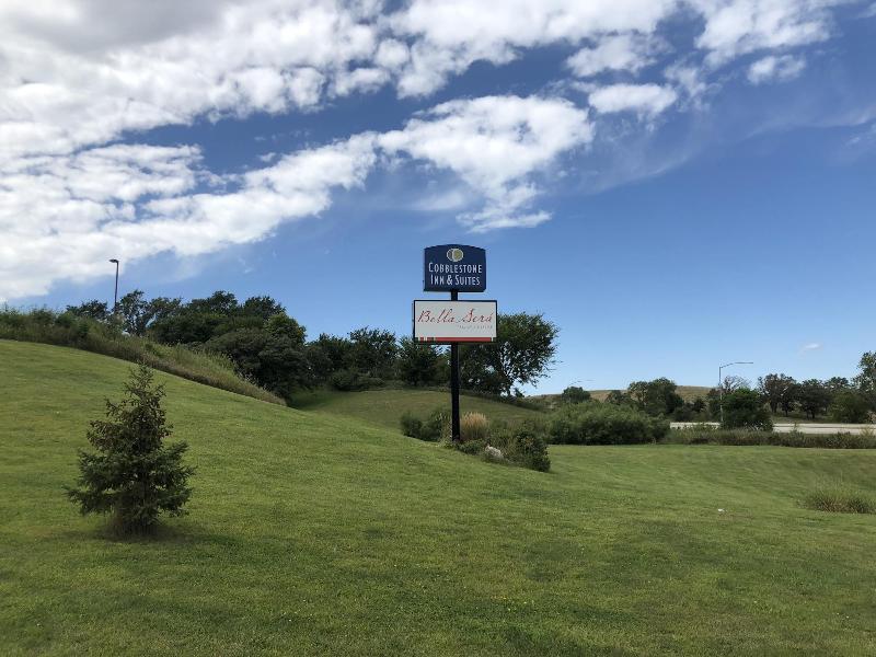 Cobblestone Inn Suites Denison Oak Ridge image