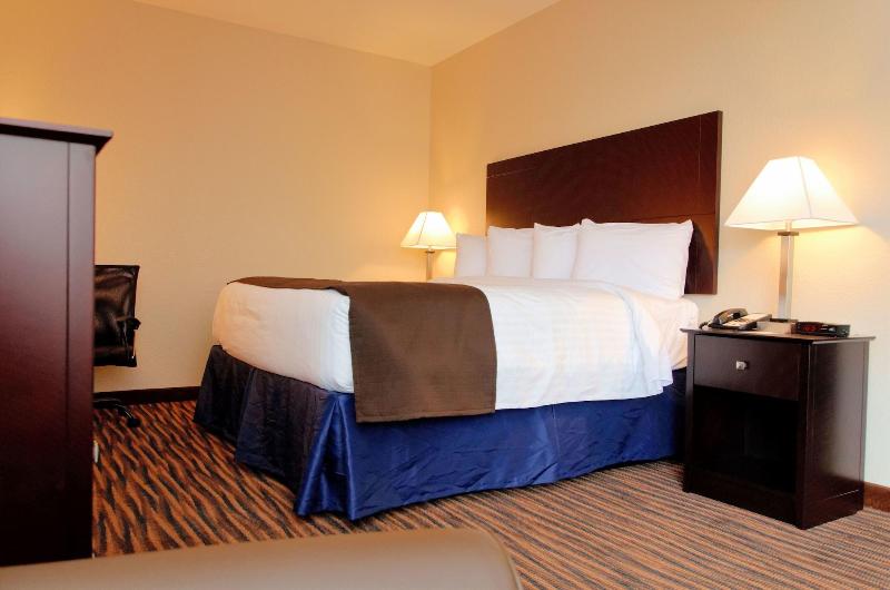 Cobblestone Inn Suites Denison Oak Ridge image