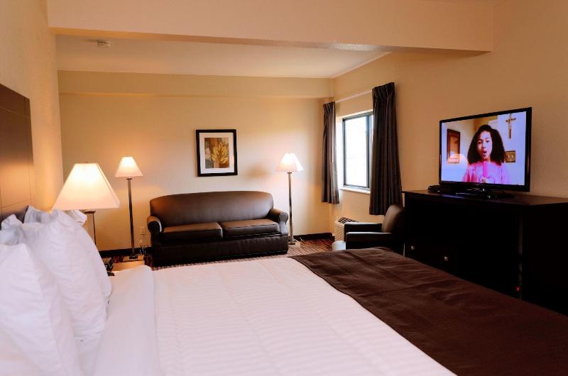 Cobblestone Inn Suites Denison Oak Ridge image