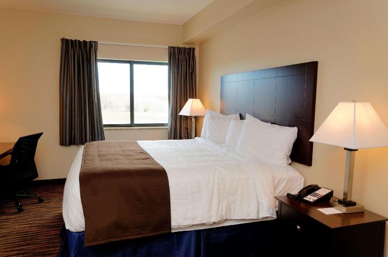 Cobblestone Inn Suites Denison Oak Ridge image