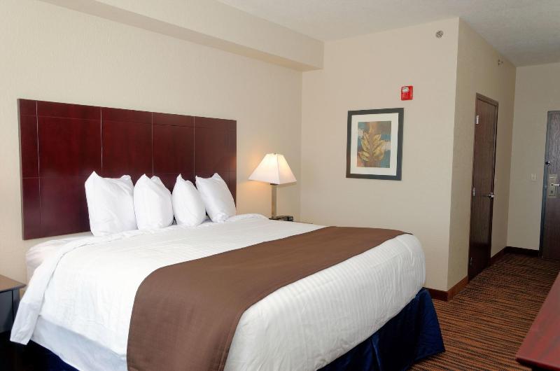Cobblestone Inn Suites Denison Oak Ridge image