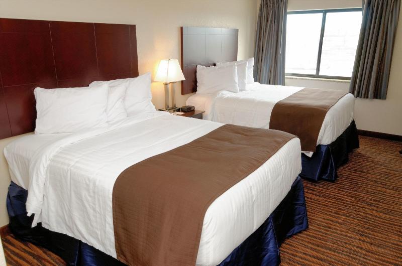 Cobblestone Inn Suites Denison Oak Ridge image