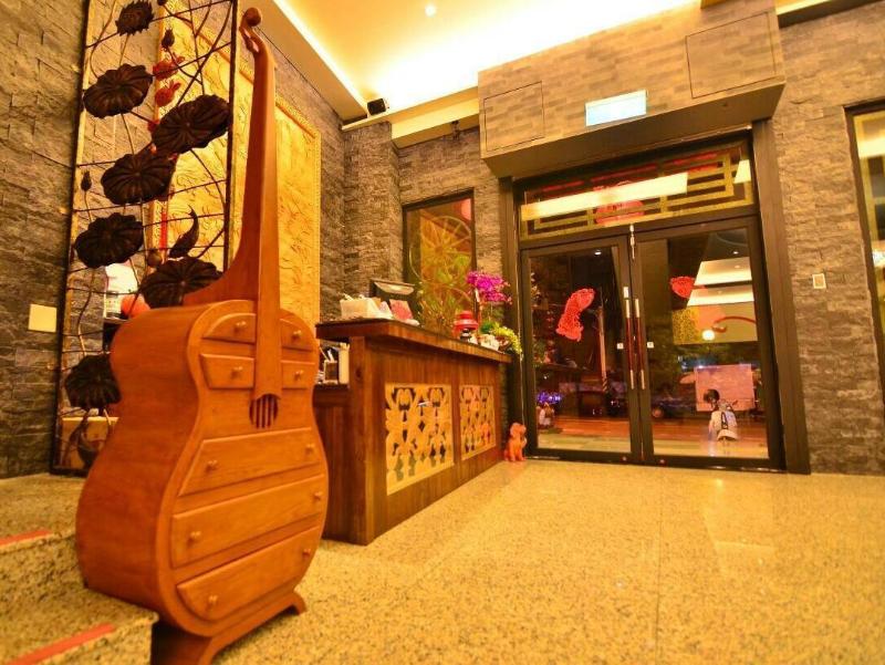 Lobby & Reception