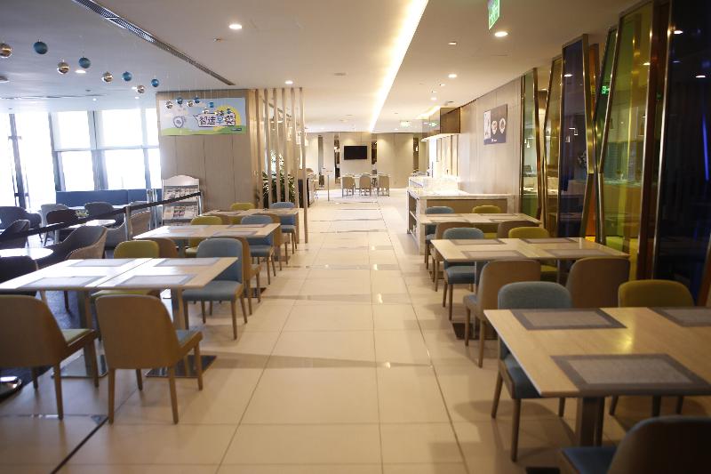 Holiday Inn Express Yingkou Onelong Plaza image 3