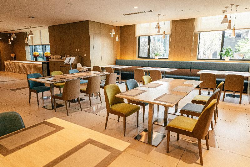 Holiday Inn Express Yingkou Onelong Plaza image 10