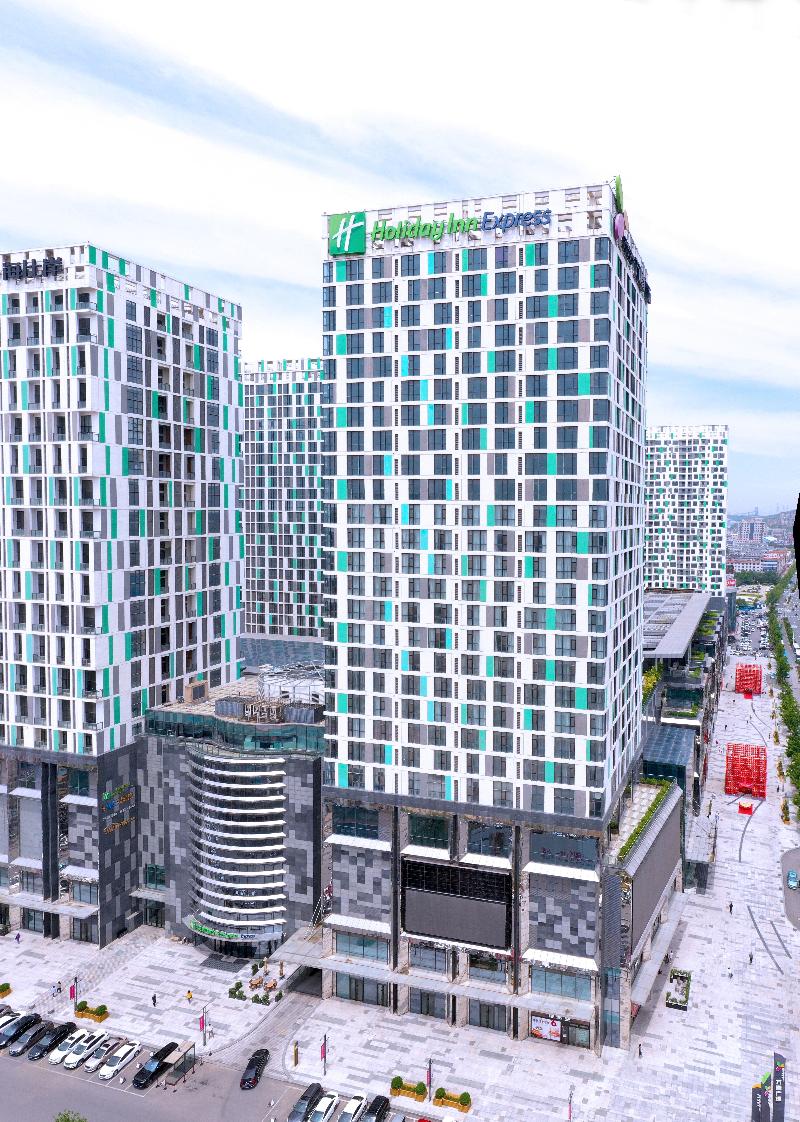 Holiday Inn Express Yingkou Onelong Plaza image