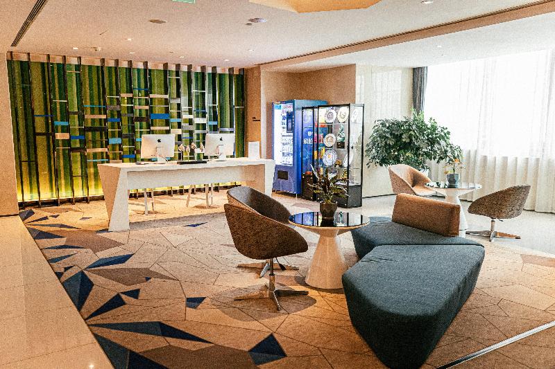 Holiday Inn Express Yingkou Onelong Plaza image