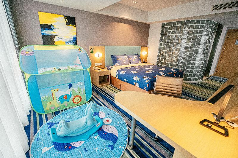 Holiday Inn Express Yingkou Onelong Plaza image
