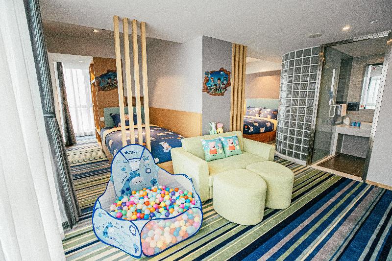 Holiday Inn Express Yingkou Onelong Plaza image