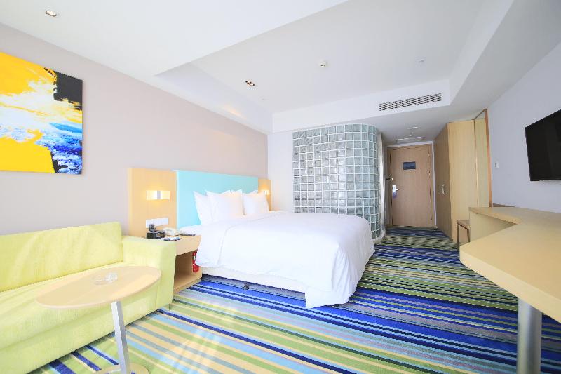 Holiday Inn Express Yingkou Onelong Plaza image 9