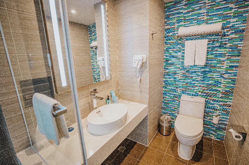 Holiday Inn Express Yingkou Onelong Plaza image