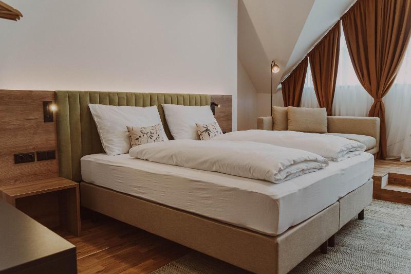 Burghotel Schlaining image