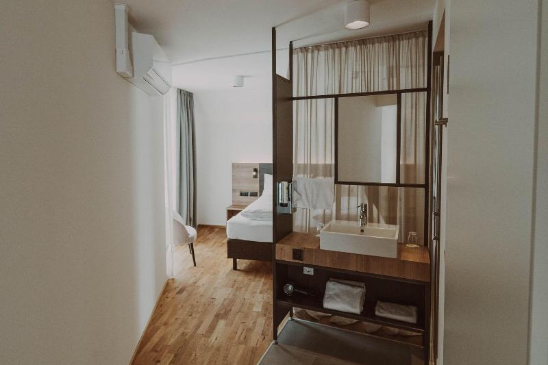 Burghotel Schlaining image