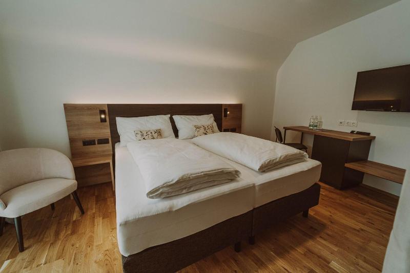 Burghotel Schlaining image