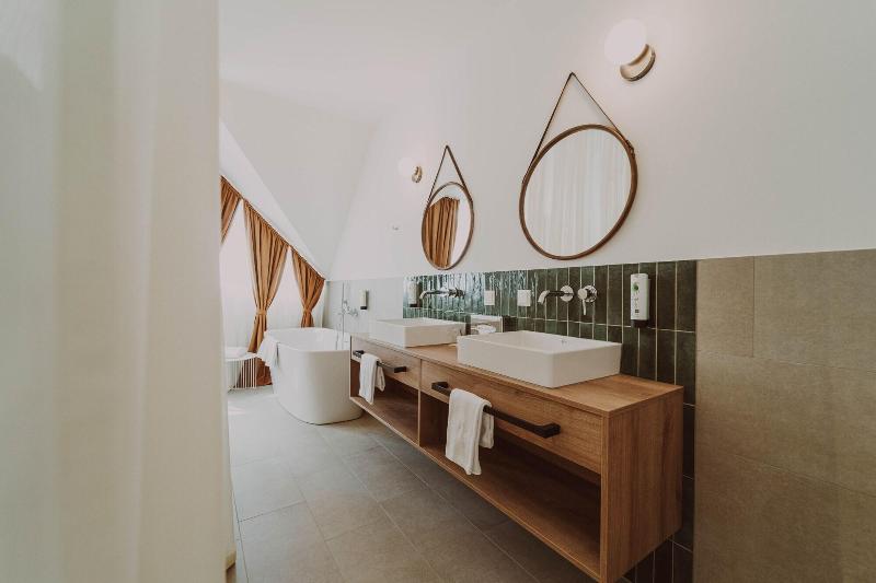 Burghotel Schlaining image