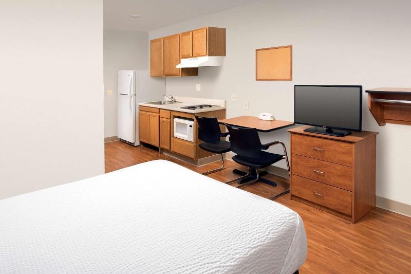 Woodspring Suites Cleveland Mentor image