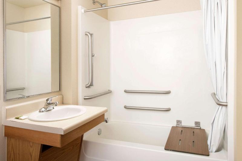 Woodspring Suites Cleveland Mentor image