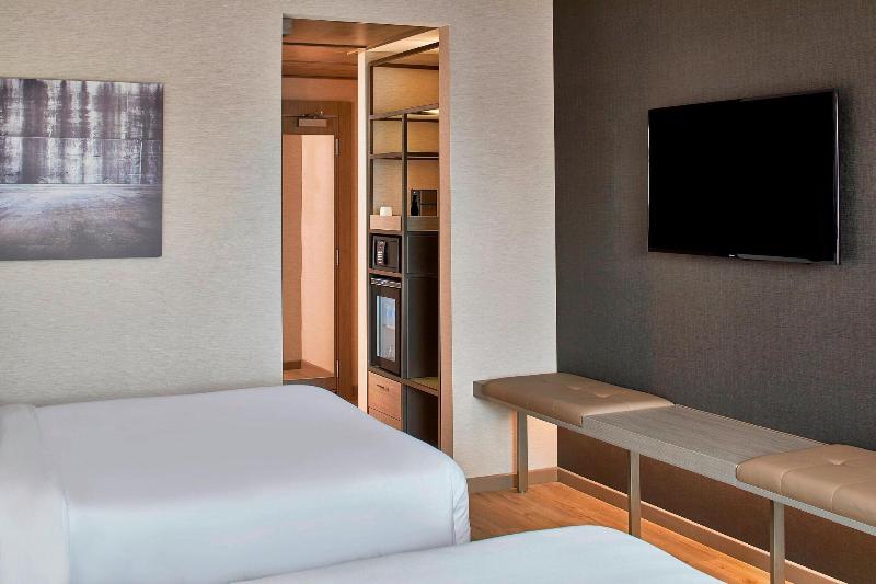 Ac Hotel By Marriott Cleveland Beachwood image