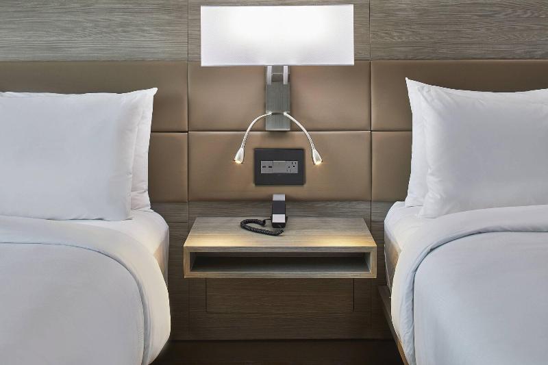 Ac Hotel By Marriott Cleveland Beachwood image