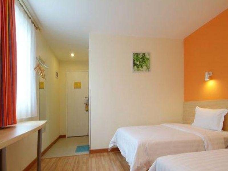 7 Days INN Dandong Feng Cheng Center Branch